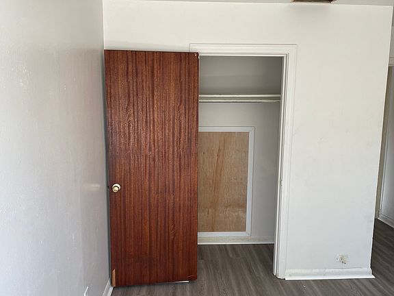 4th image of 726 Sharon Dr