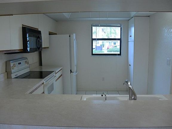 5th image of 175 Kings Hwy APT 618