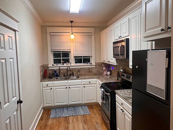 5th image of 3259 Carlotta St APT 2