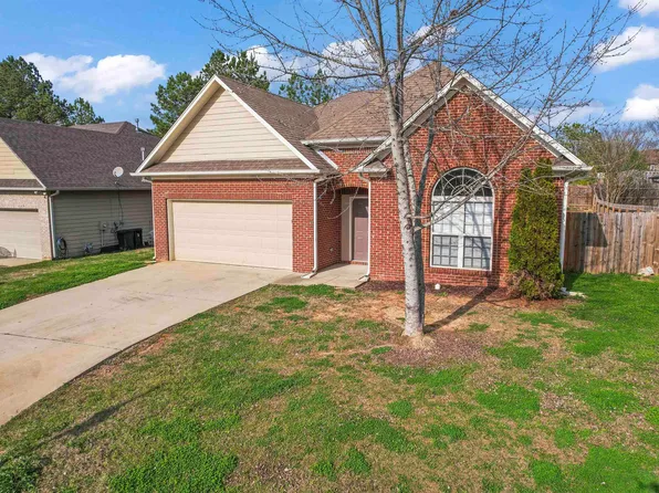 683 Waterford Ln, Calera, AL 35040