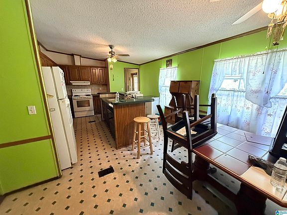 3rd image of 3492 Strickland Rd
