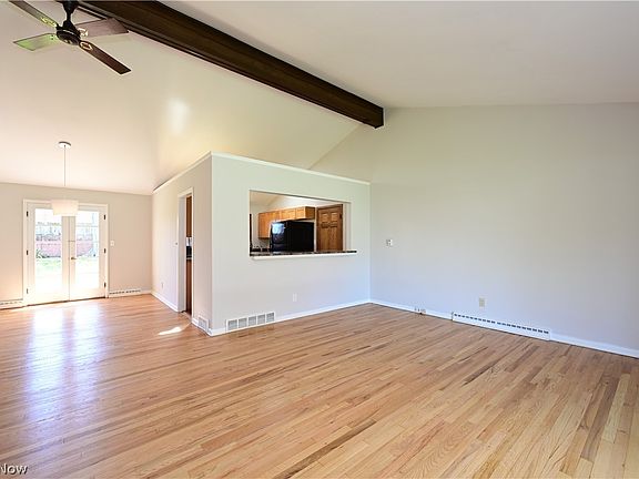3rd image of 22075 Cottonwood Dr