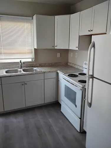 2300 Greenland Ave #F Photo 1