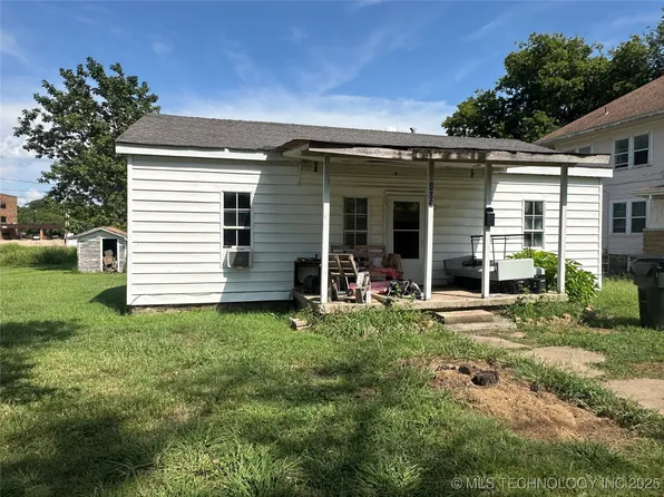 403 S Delaware Ave, Okmulgee, OK 74447