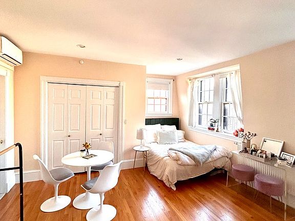 2nd image of 105 Pinckney St #7