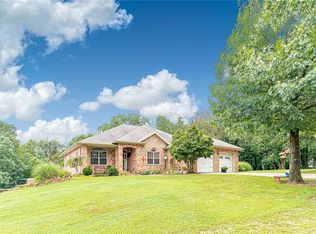 21623 Mackey Rd, Gentry, AR 72734
