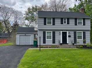 47 Hollyvale Dr, Rochester, NY 14618