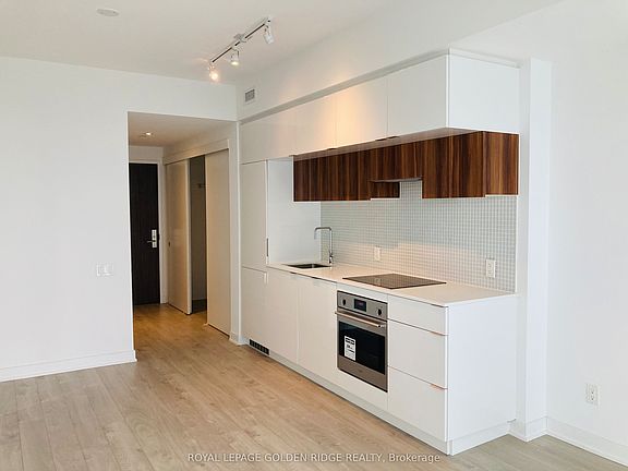 2nd image of 185 Roehampton Ave #2311