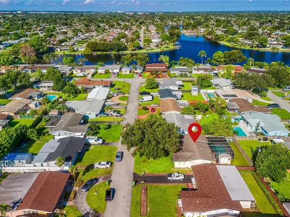 8261 NW 12th St, Pembroke Pines, FL 33024