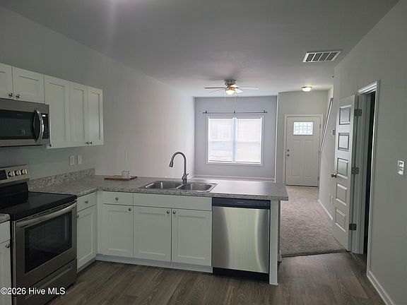 4th image of 139 Buckhorn Ave