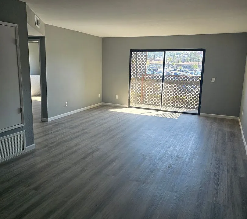 8000 University Ave #202