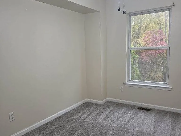 24 Woodcrest Ct — Photo 15