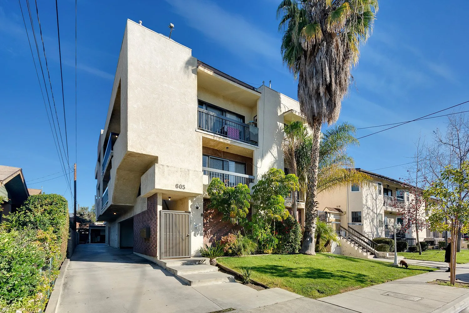 1 bed, 650 sqft, $1,900 — Photo 1
