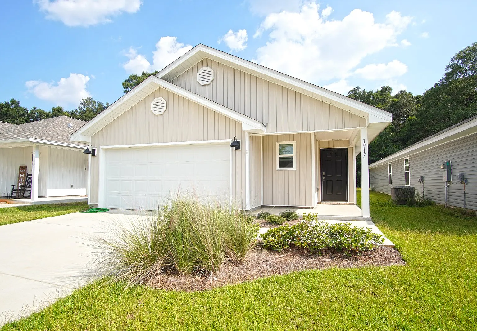 3 bed, 2.0 bath, 1611 sqft, $1,975 — Photo 1