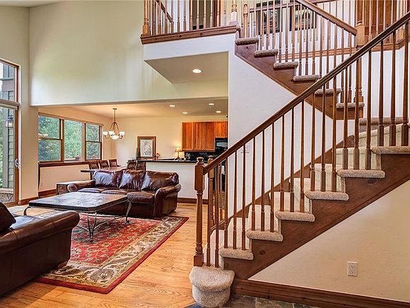 2nd image of 64 Linden Ln #64