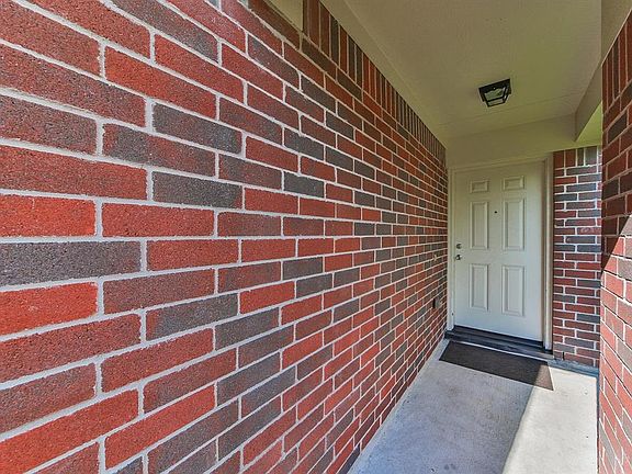 3rd image of 3610 Apple Dale Dr