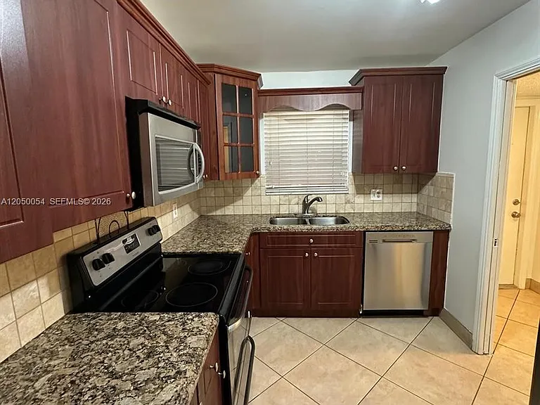 9410 Live Oak Pl #305 — Photo 3