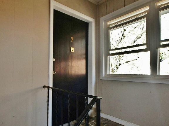 4th image of 3668 Kingsboro Rd NE APT 7