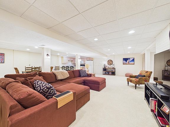 5th image of 1489 Pine View Dr