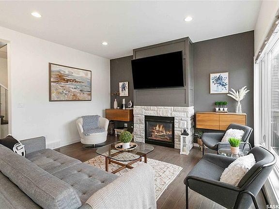 2nd image of 119 Kinsmen Cres