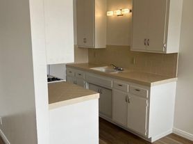 833 Embarcadero Del Mar