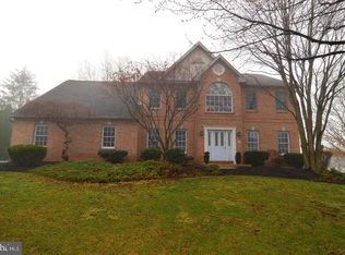 7 Mulligan Dr, Reading, PA 19606