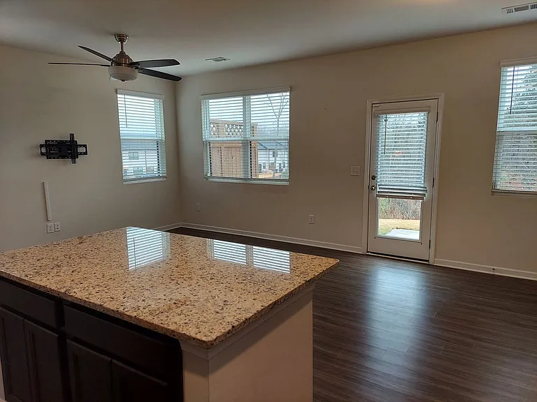 6357 Mountain Home Way SE — Photo 4