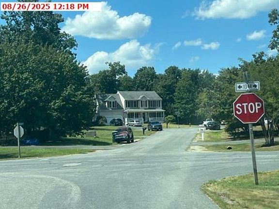 Exterior Neighborhood (street photo)