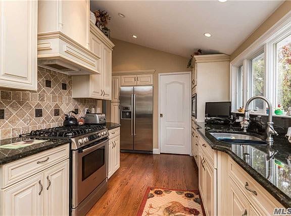5th image of 14 Rowena Ln