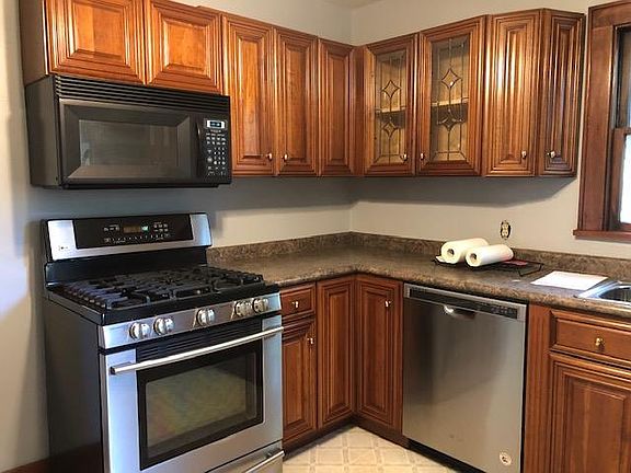 2nd image of 204 Hilldale Ave