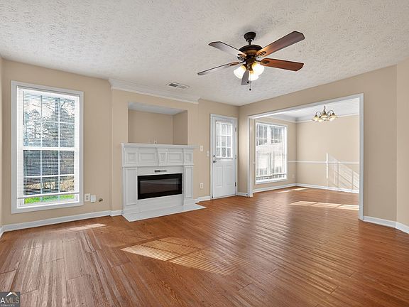 4th image of 3885 Riverside Pkwy