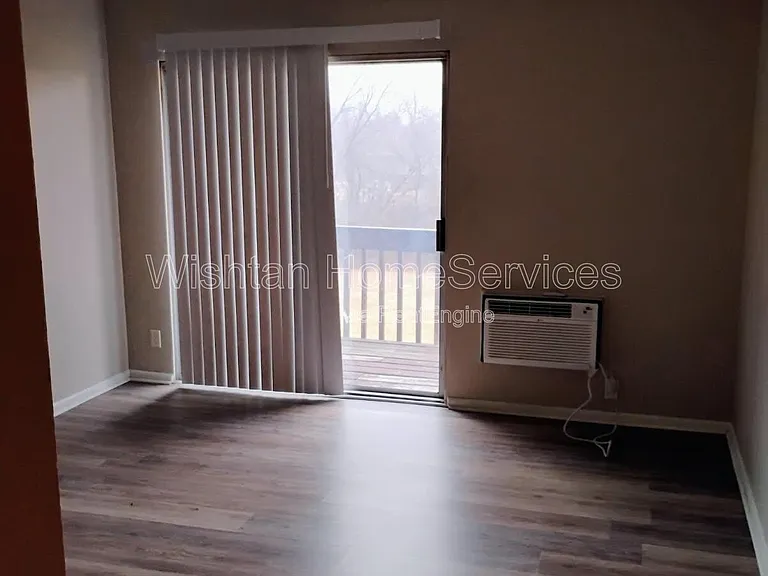218 Charleston Blvd #5 — Photo 3