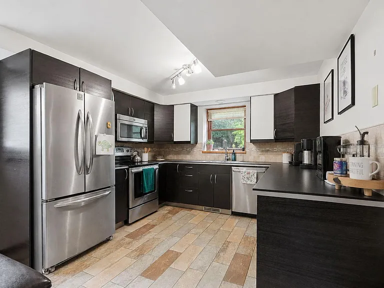 3308 Roosevelt Ct NE — Photo 13