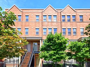 716 W Evergreen Ave #A, Chicago, IL 60610