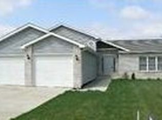 6906 Foxwood Dr, Schererville, IN 46375