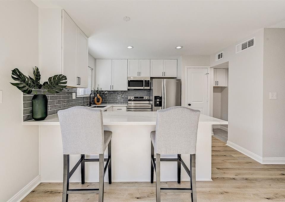 1st image of 10161 Beekman Place Drive