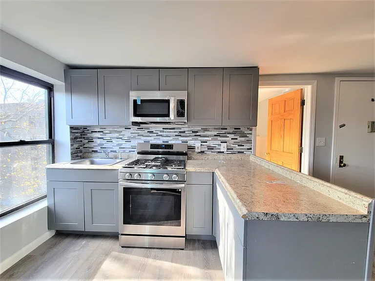 356 Hancock St #3 — Photo 3