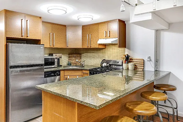 Rented by Anchor Associates | media 15