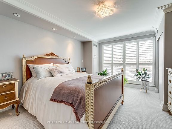 4th image of 2267 Lakeshore Blvd #202
