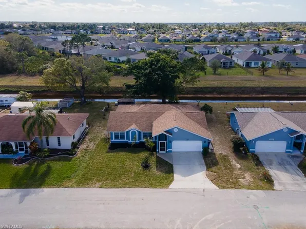 19484 Poppytree CT, LEHIGH ACRES, FL 33936