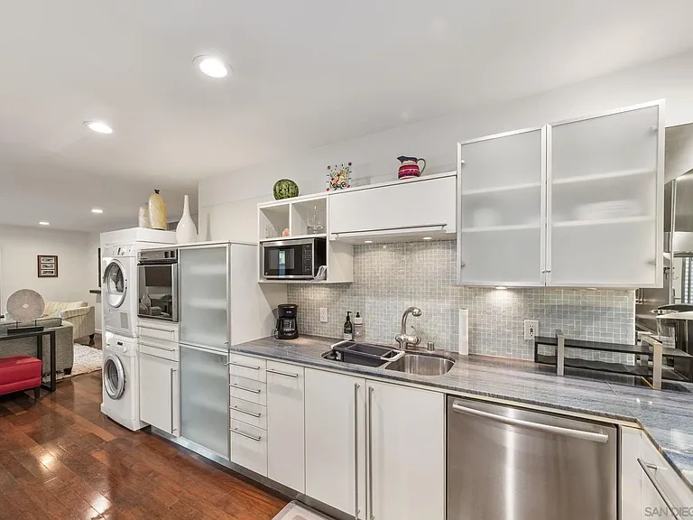 307 Prospect St — Photo 9
