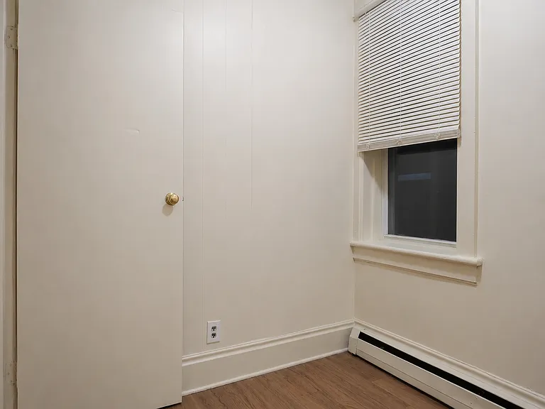 606 4th St #3 — Photo 11
