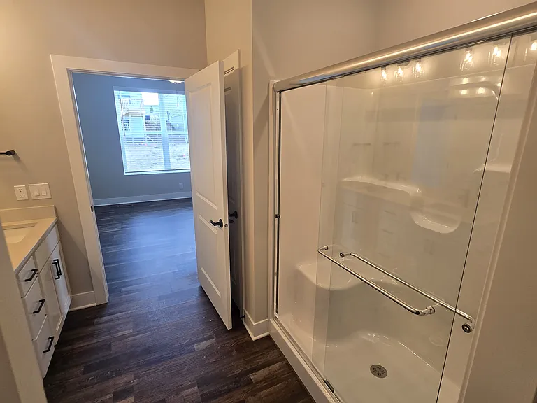 17523 Greenleaf St — Photo 12