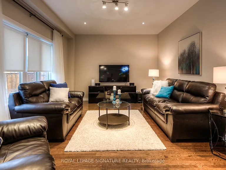 102 Coopershawk St — Photo 3