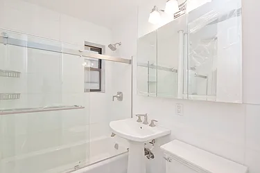 Rented by R New York