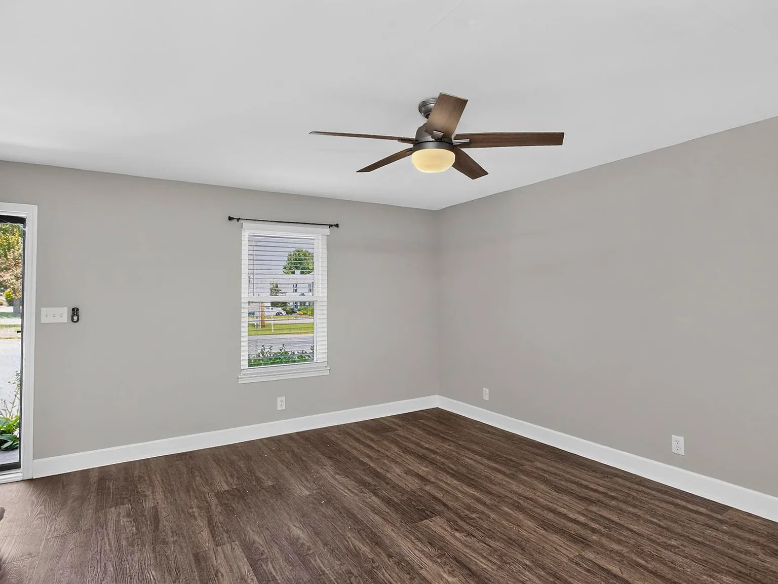 2 bed, 1.5 bath, 1020 sqft, $1,600 — Photo 4