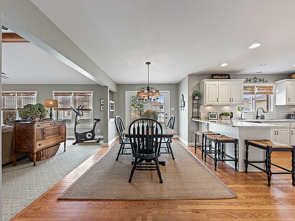 4th image of 7518 Claremont Dr