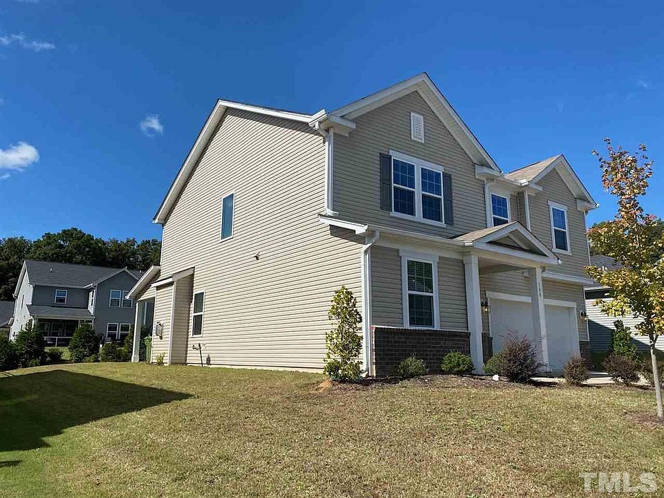 2nd image of 108 Autumn Crest Ln
