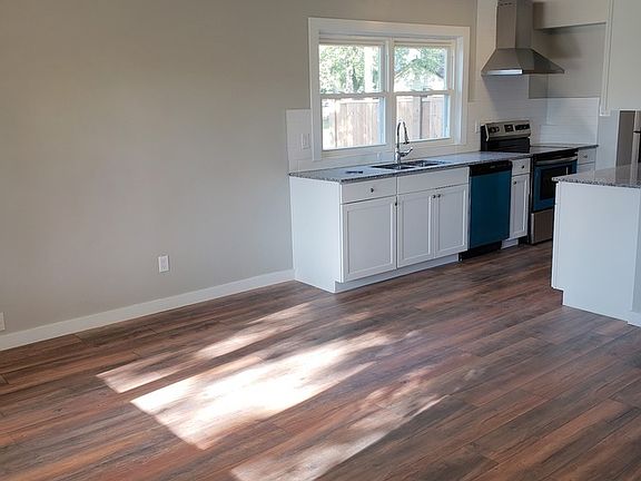 4th image of 1202 Elm Ave