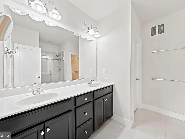44730 Tiverton Sq — Photo 19